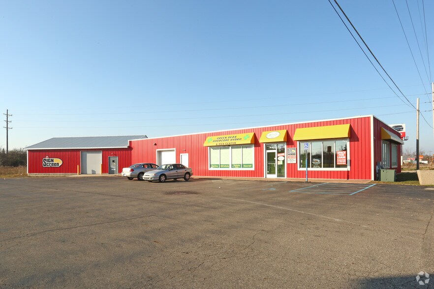 408 S Center Rd, Flint, MI 48506