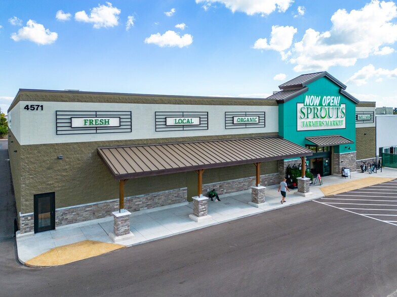 4501 66th St N, City, FL 33709 Sprouts Farmers Market