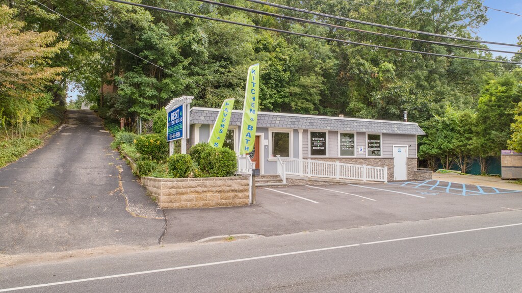 173 Terry Rd, Smithtown, NY for lease Primary Photo- Image 1 of 3