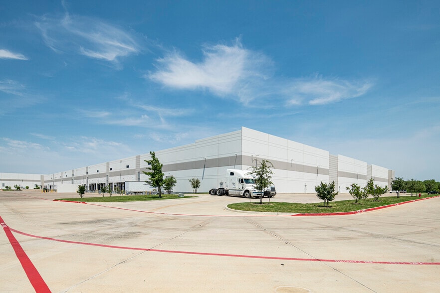 3801 S 20th Ave, Dfw Airport, TX for lease - Building Photo - Image 2 of 10
