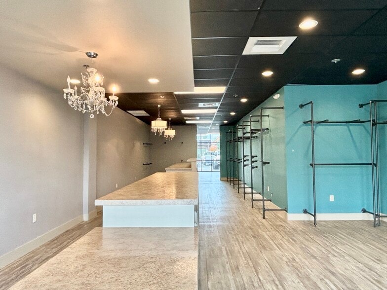 1127 Broadway St NE, Salem, OR for lease - Building Photo - Image 1 of 12