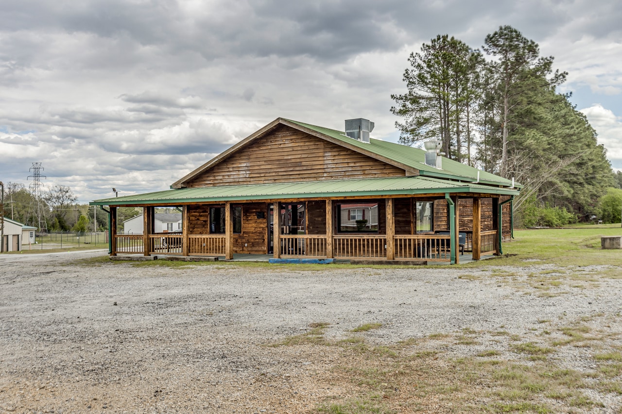 869 Poplar St, Clinton, SC for sale Primary Photo- Image 1 of 34