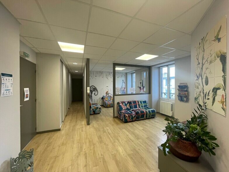 Office in Lorient for sale - Interior Photo - Image 2 of 10