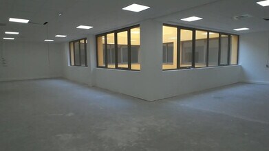 756 Avenue Emile Bodin, La Ciotat for lease Interior Photo- Image 2 of 3