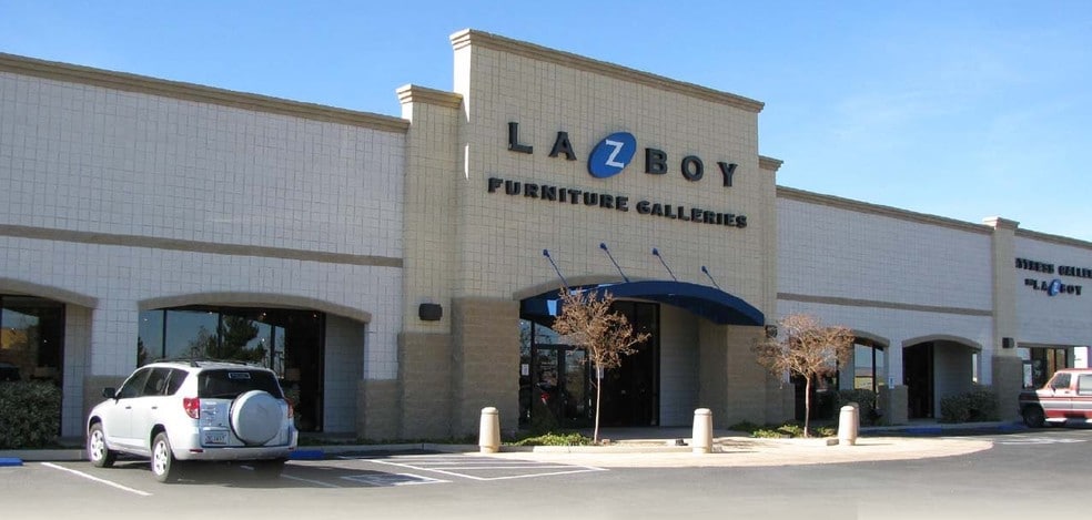 354 S Highway 92, Sierra Vista, AZ for lease - Building Photo - Image 2 of 17