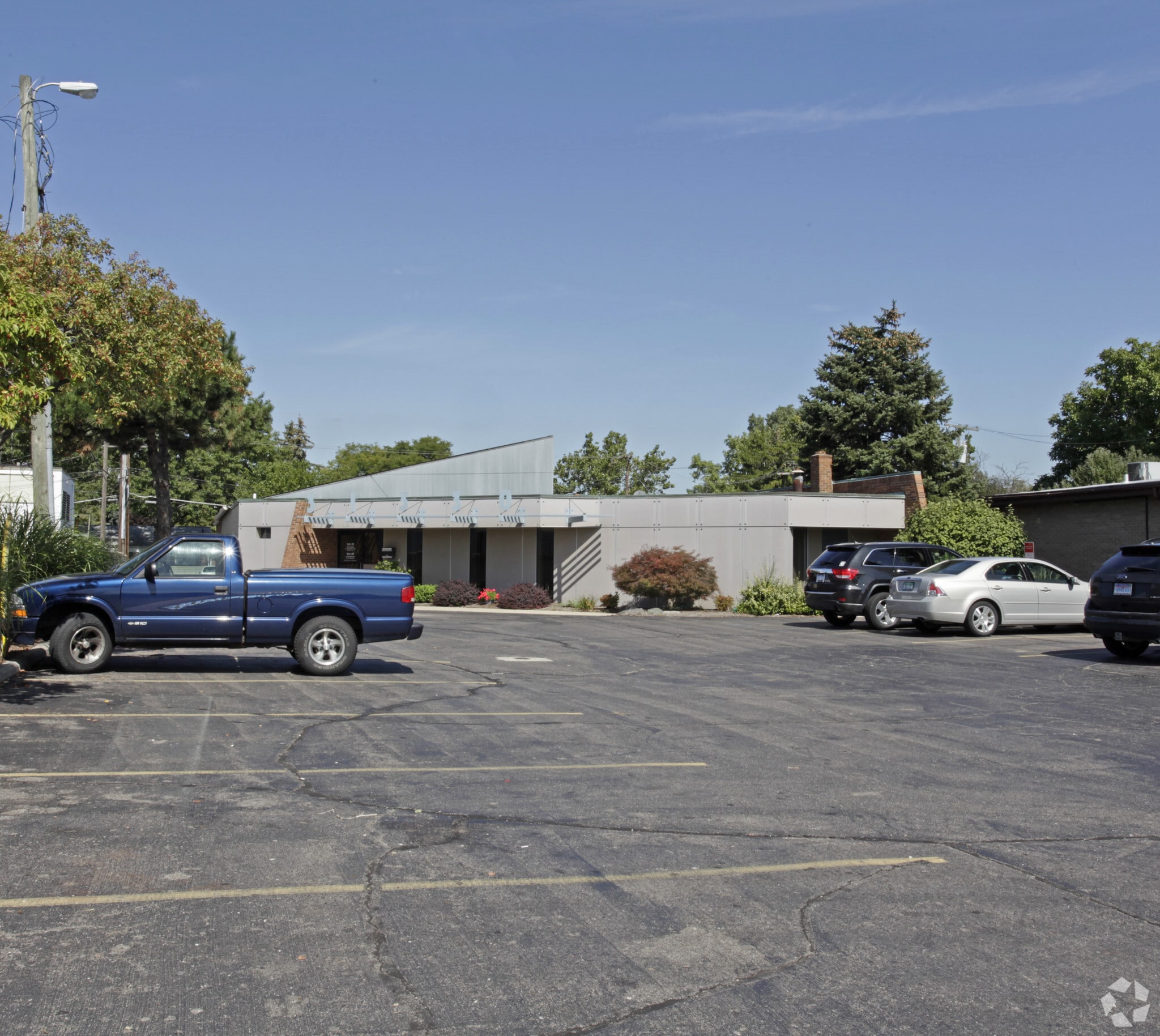 31330 Schoolcraft Rd, Livonia, MI for sale Primary Photo- Image 1 of 14