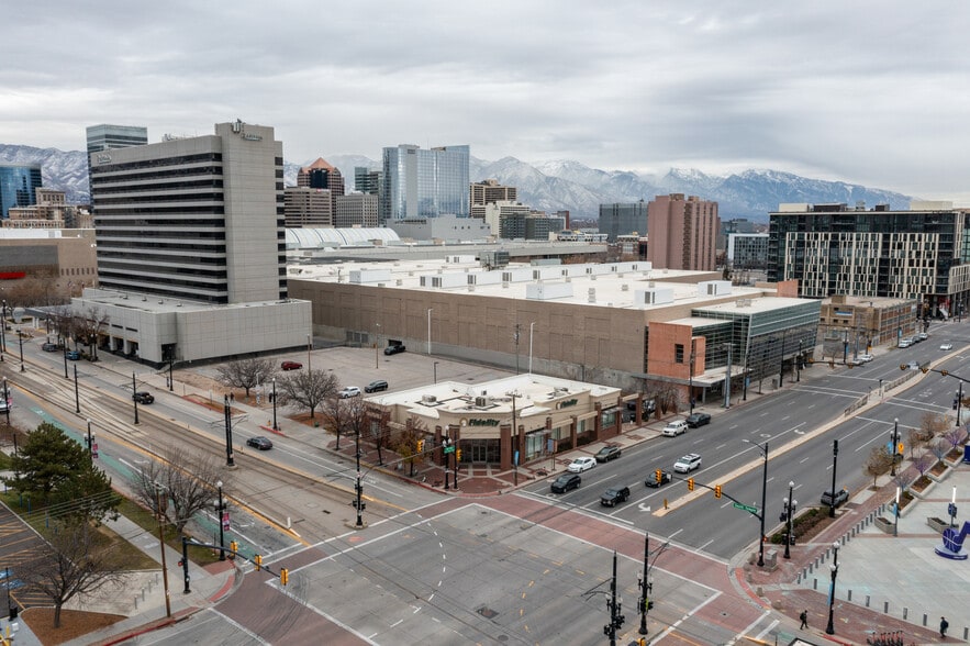 279 W South Temple, Salt Lake City, UT for lease - Primary Photo - Image 1 of 3
