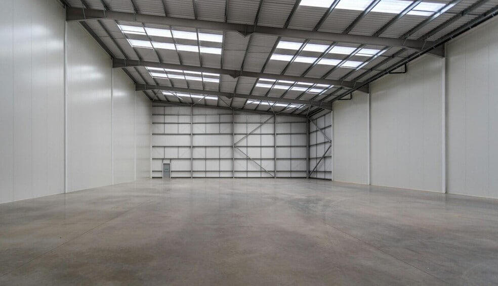 Hambridge Rd, Newbury for lease - Interior Photo - Image 2 of 5