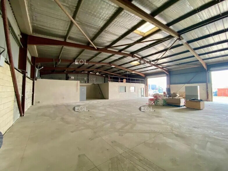 Flex in BERRE-L'ETANG for lease - Building Photo - Image 1 of 5