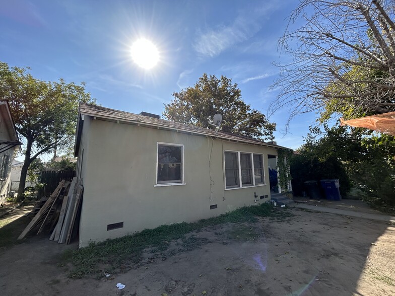 127 Bernard St, Bakersfield, CA for sale - Building Photo - Image 2 of 3