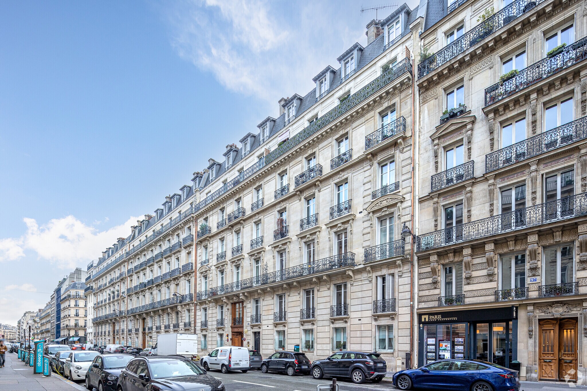 Multifamily in Paris for sale Primary Photo- Image 1 of 3