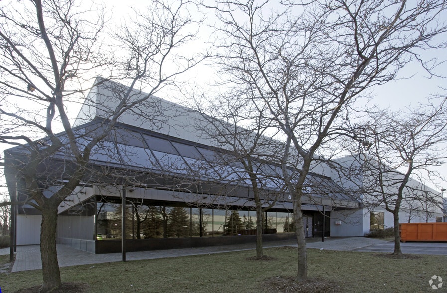 40 Summerlea Rd, Brampton, ON for lease - Primary Photo - Image 1 of 2