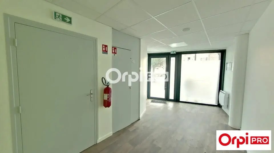 Office in Lille for lease - Interior Photo - Image 2 of 8