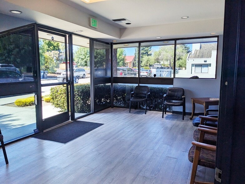 60 Penny Ln, Watsonville, CA for lease - Interior Photo - Image 3 of 9