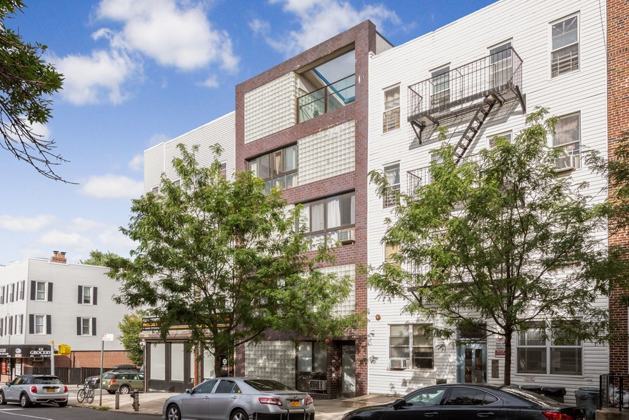 668 6th Ave, Brooklyn, NY for sale - Building Photo - Image 1 of 1