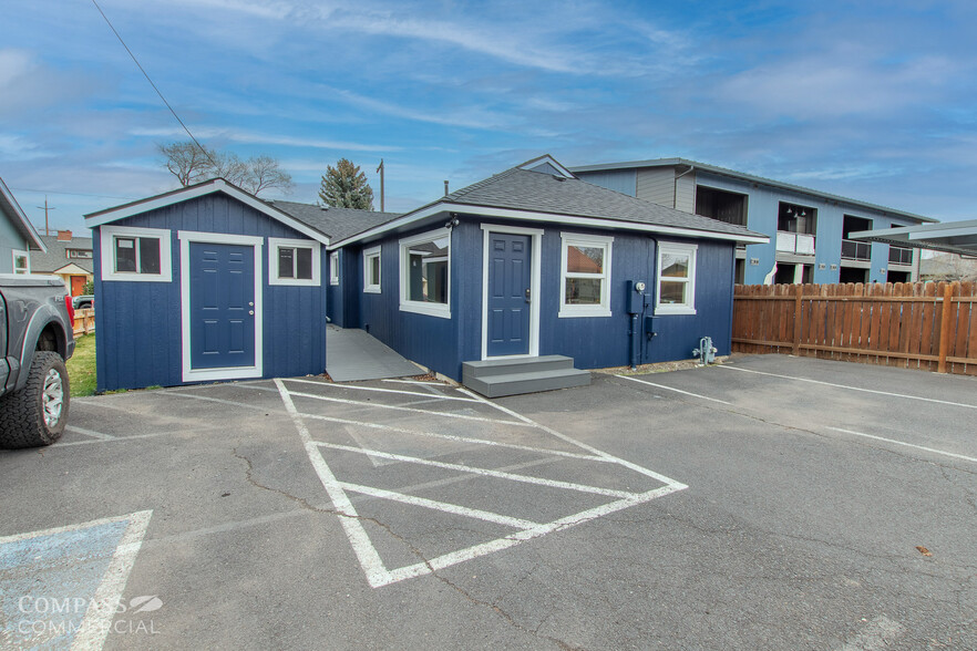 721 SW 10th St, Redmond, OR for sale - Building Photo - Image 3 of 17
