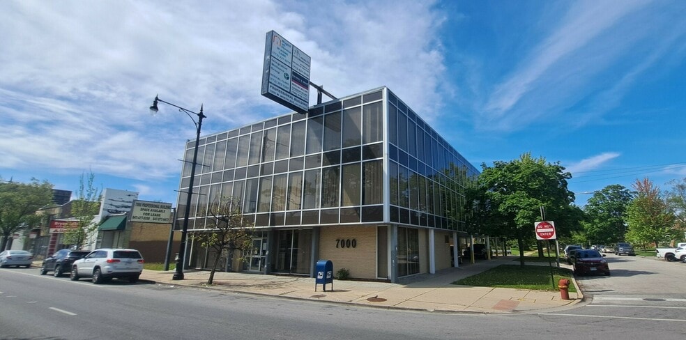 7000 W North Ave, Chicago, IL for lease - Building Photo - Image 1 of 18
