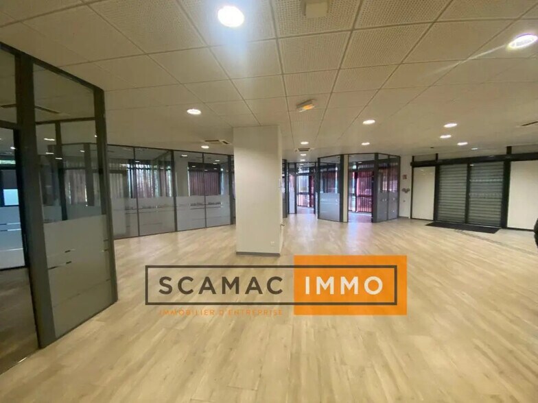 Retail in Aubagne for lease - Interior Photo - Image 3 of 4