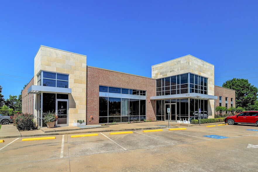 16701 Creek Bend Dr, Sugar Land, TX for lease - Creekbend 16701_200 IMG 02_1_1 - Image 1 of 13