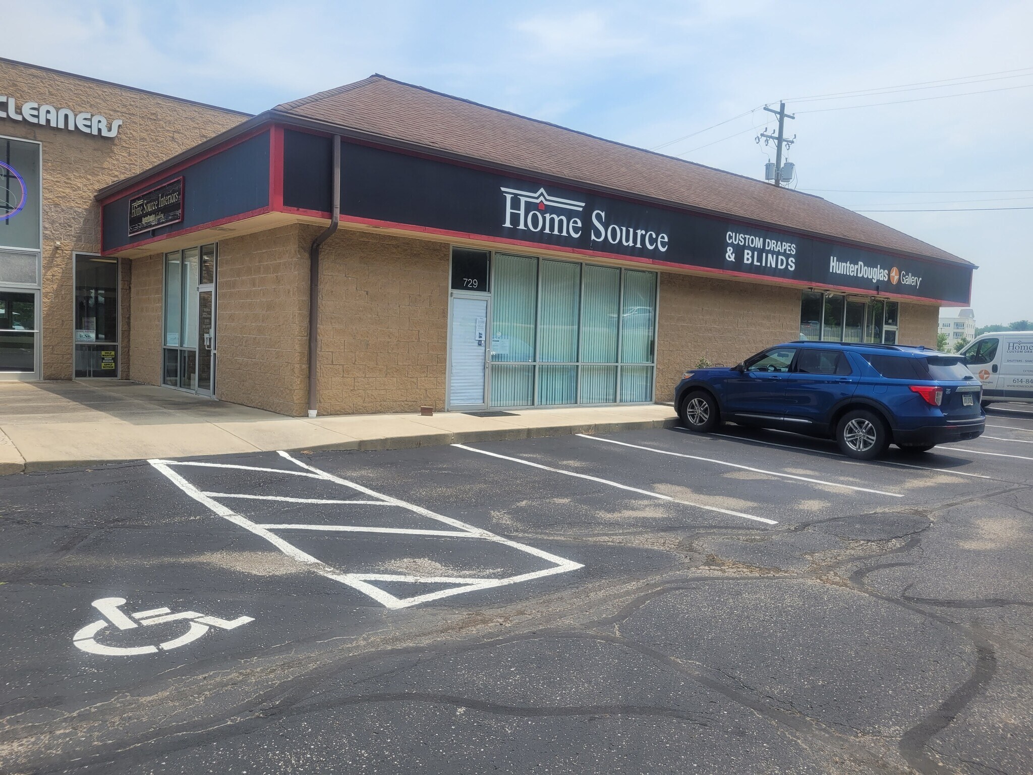 725-729 Mt Airyshire Blvd, Columbus, OH for lease Building Photo- Image 1 of 11