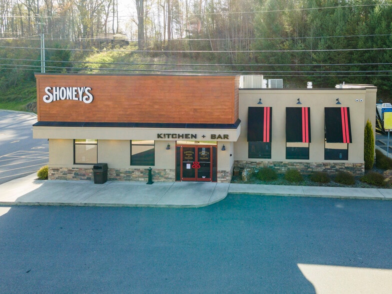 3334 Asheville Rd, Waynesville, NC for sale - Building Photo - Image 1 of 16