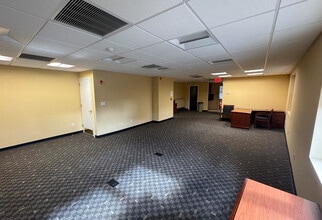 41-11 Bell Blvd, Bayside, NY for lease Interior Photo- Image 2 of 5