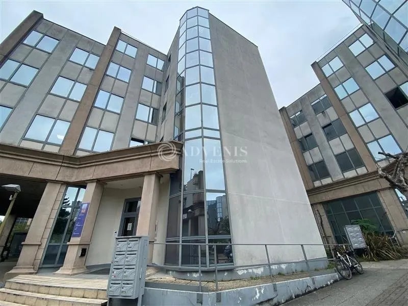 Office in Neuilly-Plaisance for lease Building Photo- Image 1 of 8