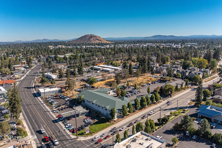 222 SE Reed Market Rd, Bend, OR for lease - Building Photo - Image 3 of 4