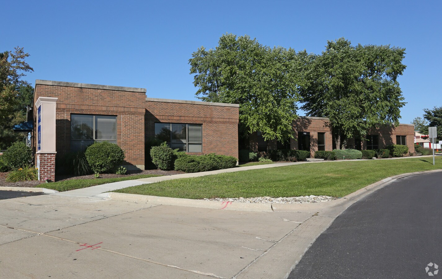 1120 E Ogden Ave, Naperville, IL 60563