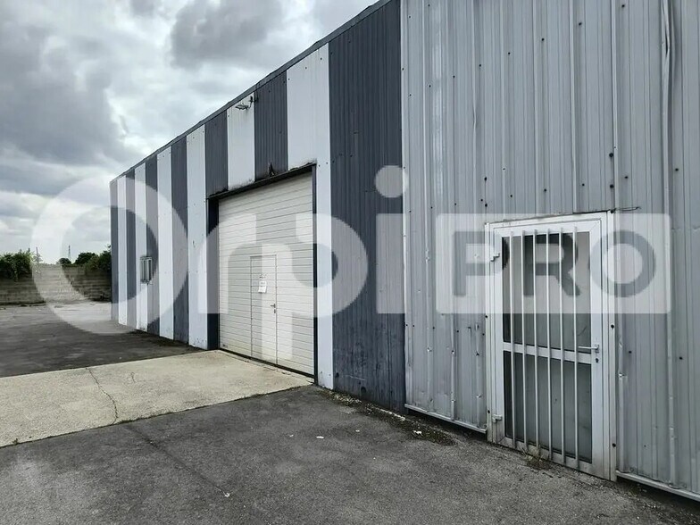 Flex in Cormontreuil for lease - Building Photo - Image 1 of 5