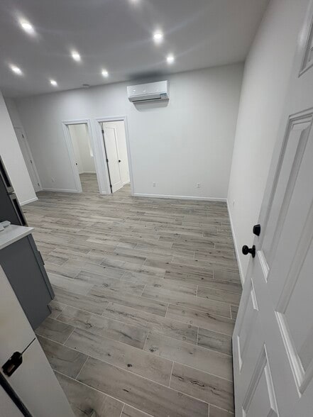 314 Avenue U, Brooklyn, NY for lease - Building Photo - Image 3 of 6