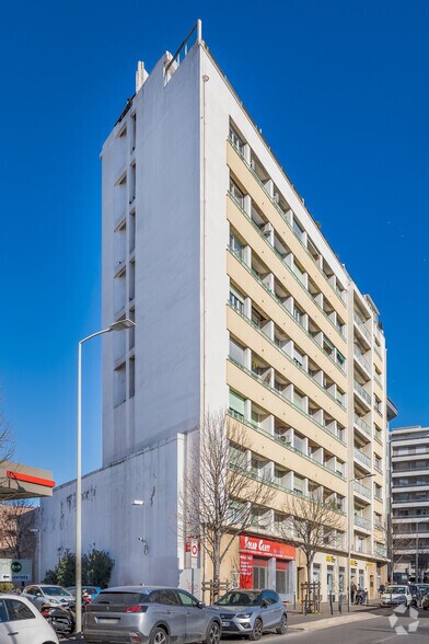 43 B Boulevard Rabatau, Marseille for lease - Building Photo - Image 3 of 10