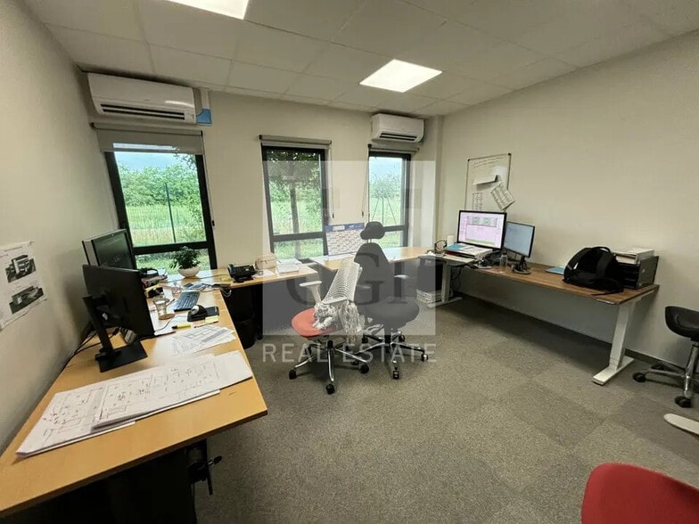 Office in Saint-Priest for sale - Interior Photo - Image 2 of 9