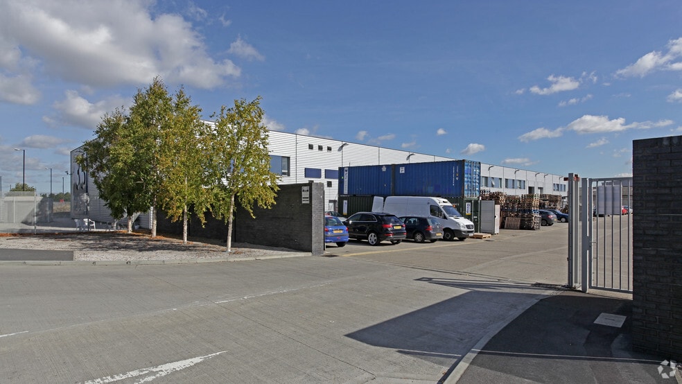 35 White Hart Ave, London for sale - Building Photo - Image 2 of 6