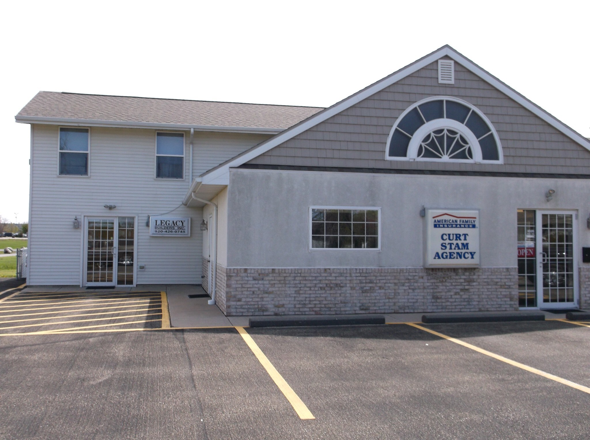 2361 Omro Rd, Oshkosh, WI for sale Building Photo- Image 1 of 1