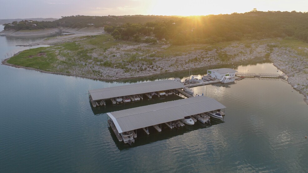 200 County Road 2620, Mico, TX for sale - Primary Photo - Image 1 of 1