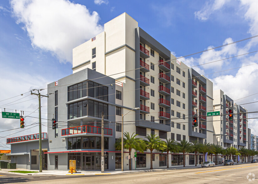 3930 NW 7th St, Miami, FL for lease - Primary Photo - Image 1 of 10