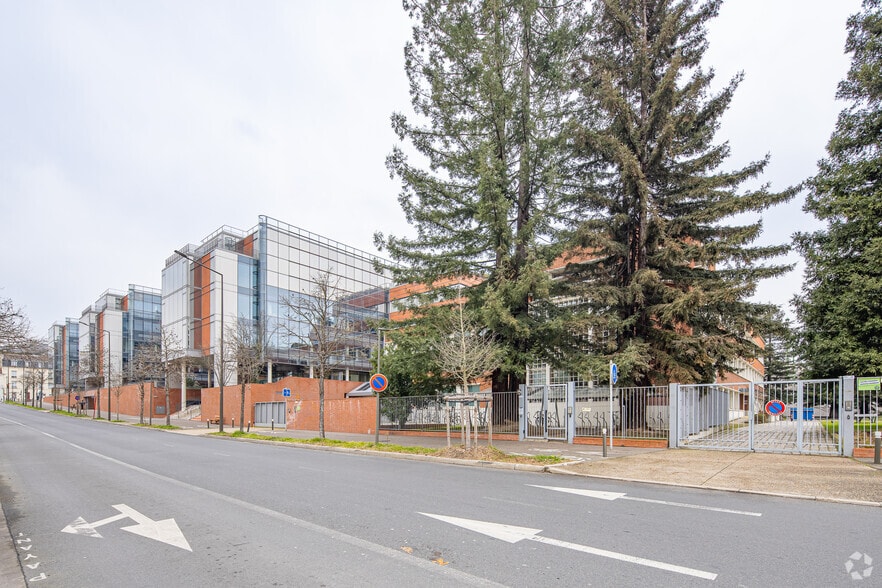 8 Rue De Saint - Cloud, Suresnes for lease - Building Photo - Image 3 of 3