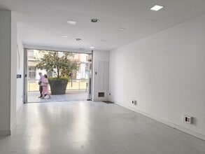 Retail in Tarragona, Tarragona for lease Interior Photo- Image 2 of 16