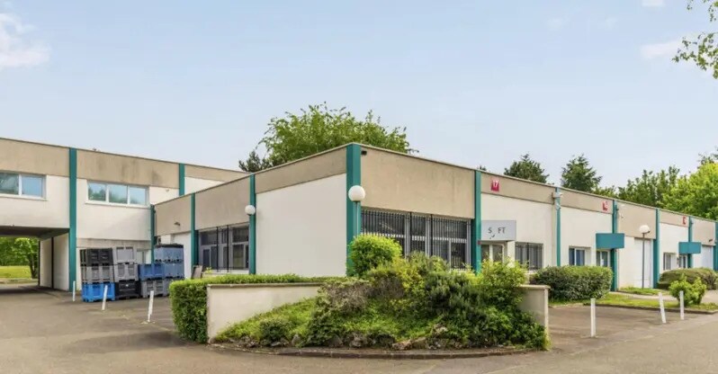 Office in Trappes for lease Building Photo- Image 1 of 7
