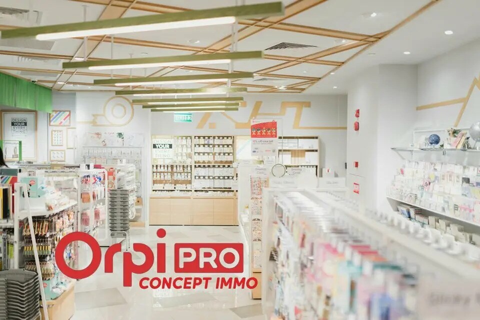 Office in Mées for lease Interior Photo- Image 1 of 4