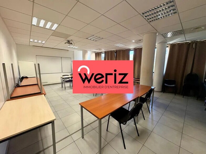 Office in Marseille for lease - Interior Photo - Image 3 of 3