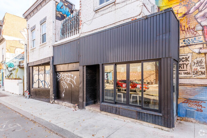 16 Av des Pins E, Montréal, QC for lease - Building Photo - Image 2 of 2