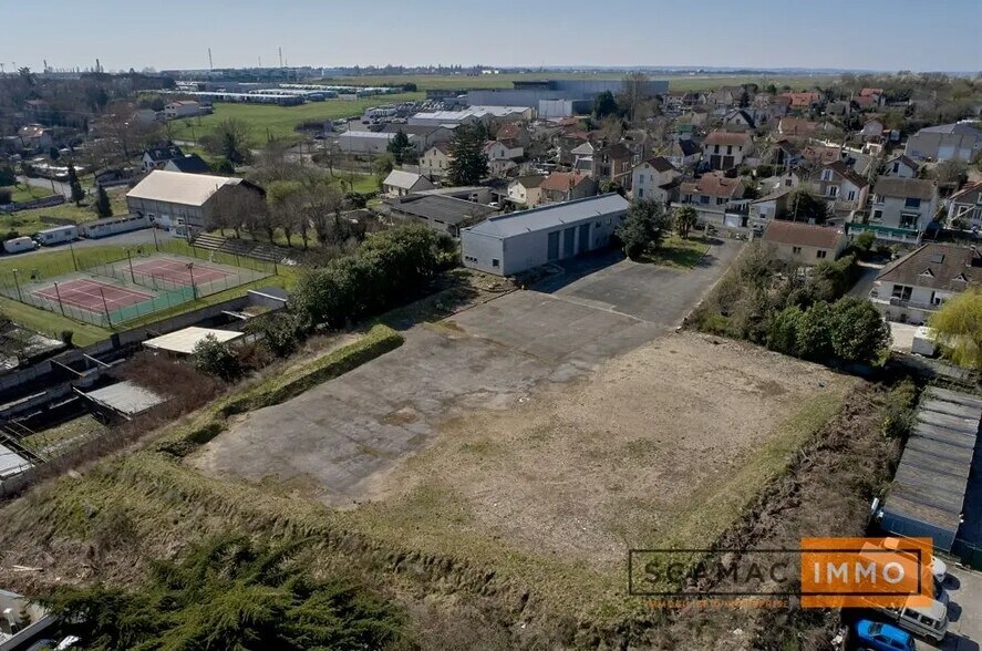 18 Bis Voie De Mons, Villeneuve-le-Roi for lease - Primary Photo - Image 1 of 3