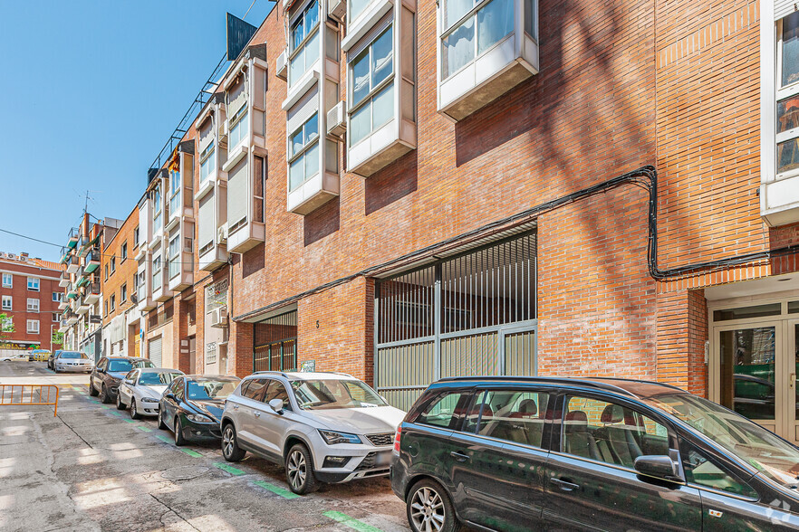 Calle Muller, 42, Madrid, Madrid for sale - Building Photo - Image 2 of 2