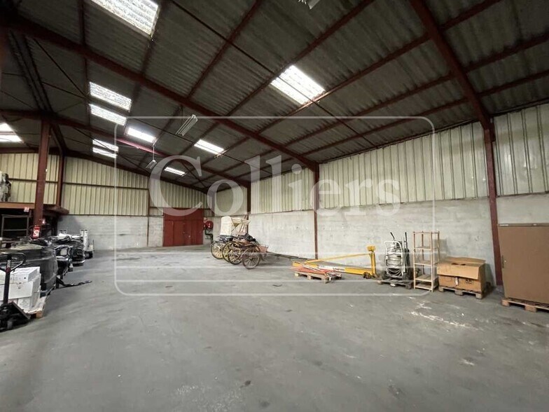 Flex in Marignane for lease - Building Photo - Image 3 of 8