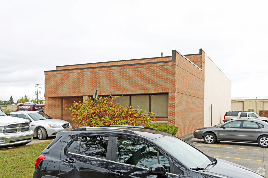 6145 Millett Ave, Sterling Heights, MI for lease - Building Photo - Image 3 of 5