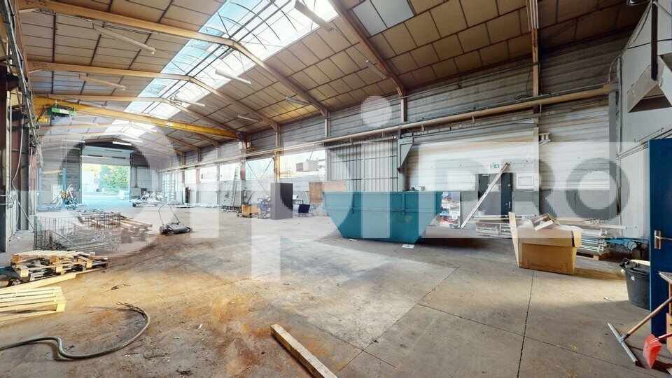 Industrial in Jassans-Riottier for lease - Interior Photo - Image 3 of 5