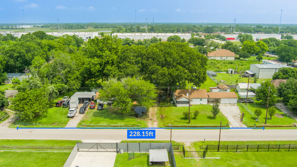 3240 & 3242 Brownie Campbell, Houston, TX for sale - Building Photo - Image 2 of 20