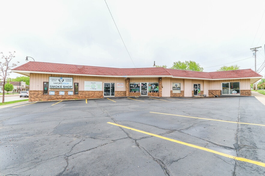 1301-1305 S Central Ave, Marshfield, WI for sale - Building Photo - Image 1 of 1